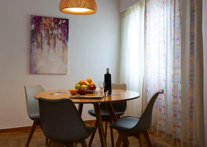 Spacious City Centre Apartment- Kalamata