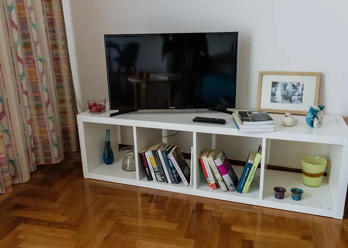 Spacious City Centre Apartment- Kalamata