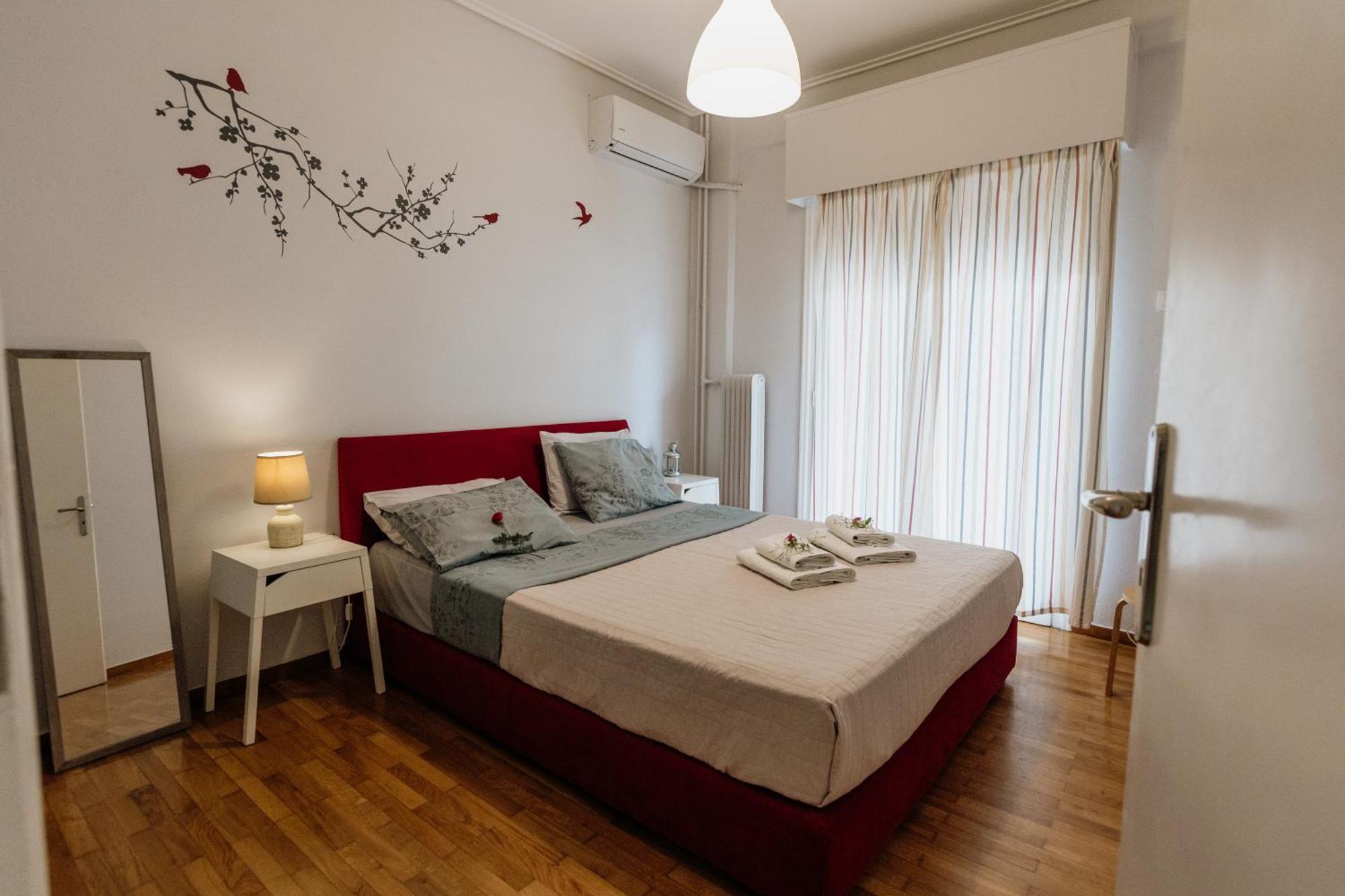 Spacious Centre Apartment- Kalamata